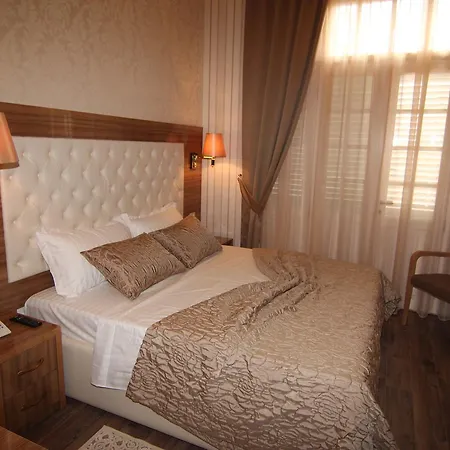 Boutique Restaurant Gloria 4*