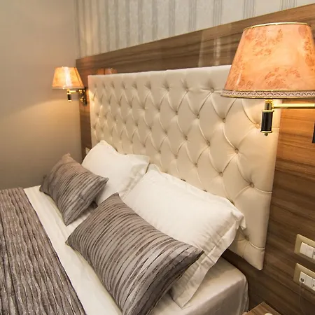 ホテル Boutique Restaurant Gloria ティラナ